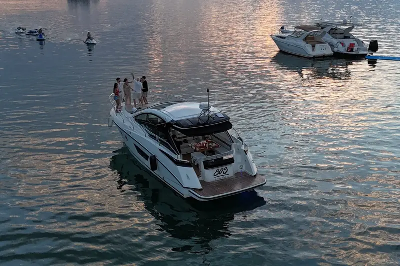 Ocean Kaizen yacht charter in Miami